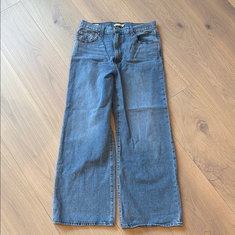 Levi's® Premium
RIBCAGE WIDE LEG WOMEN'S JEANS